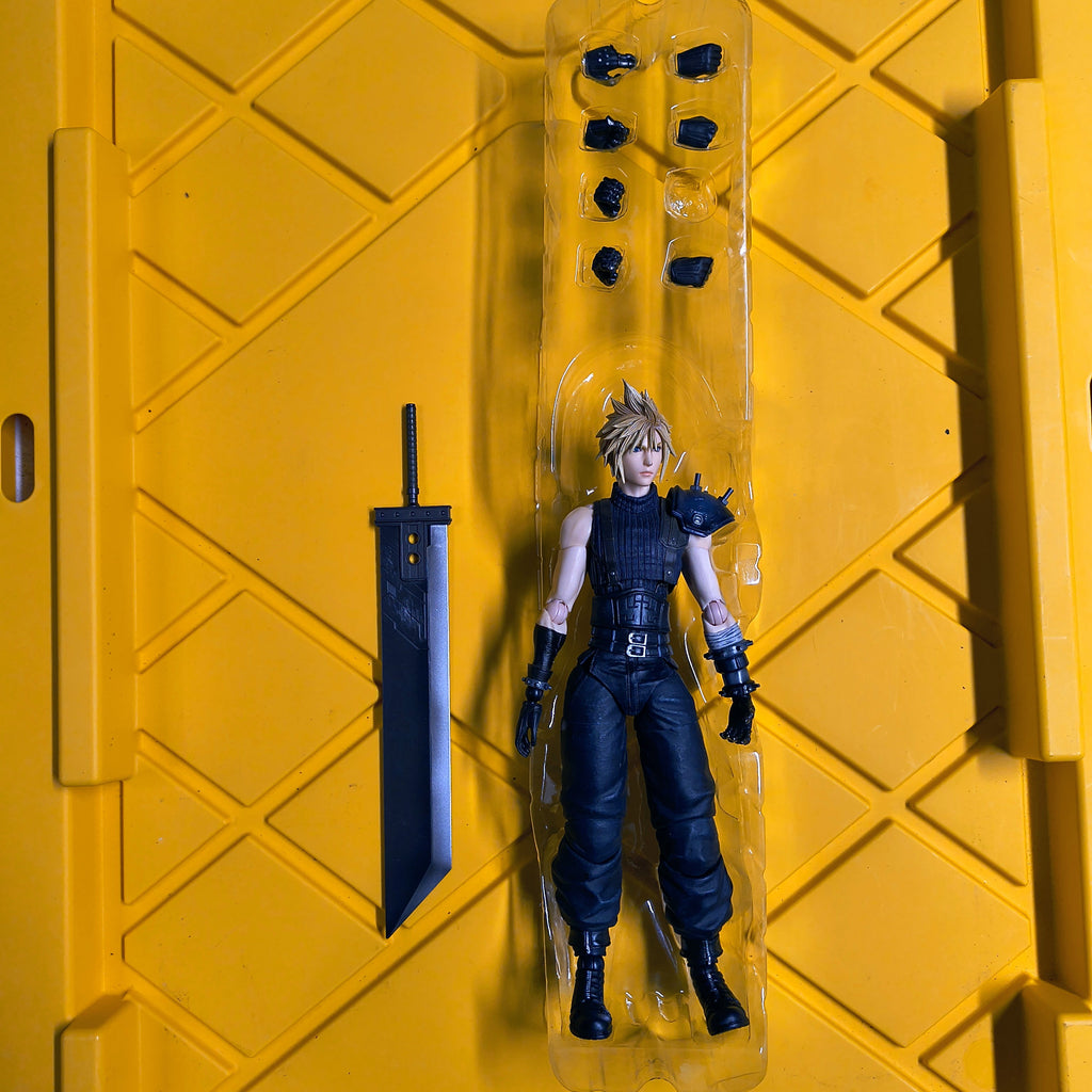 PLAY ARTS KAI- FFVII CLOUD STRIFE HARDY DAYTONA (INCOMPLETE) (PRE-OWNED)