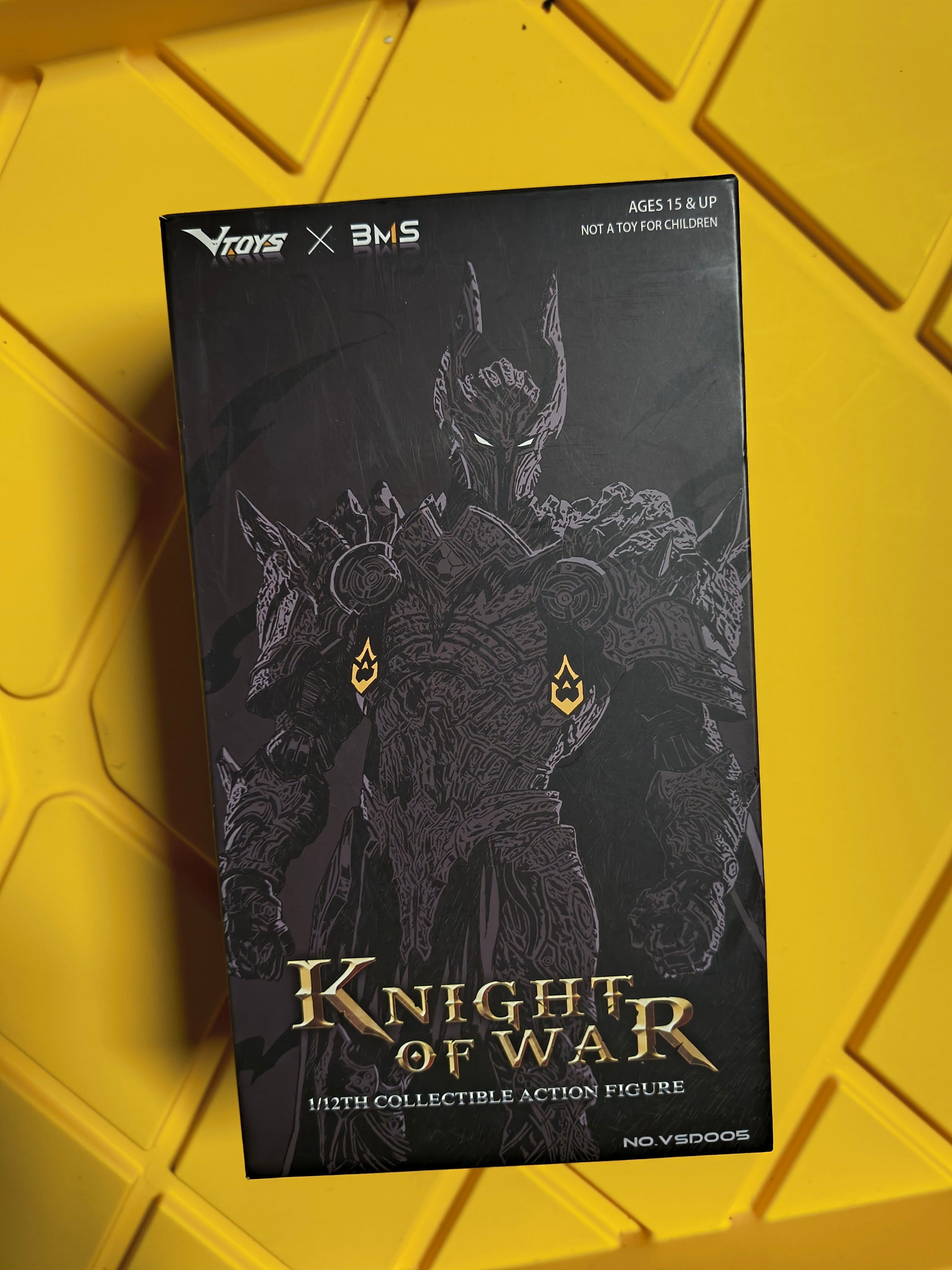 VTOYS- KNIGHT OF WAR (PRE-OWNED)