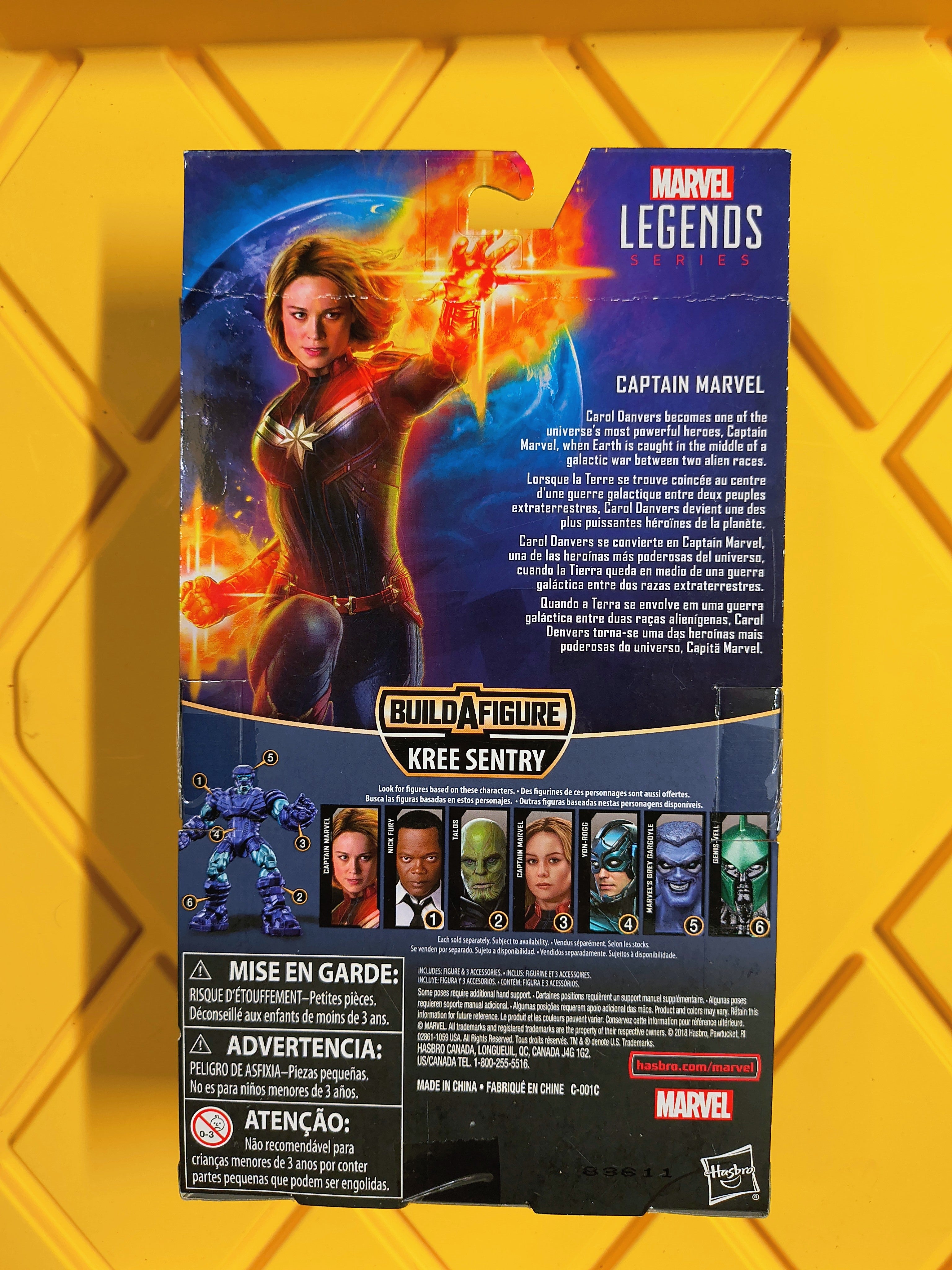 MARVEL LEGENDS- CAPTAIN MARVEL (SEALED)