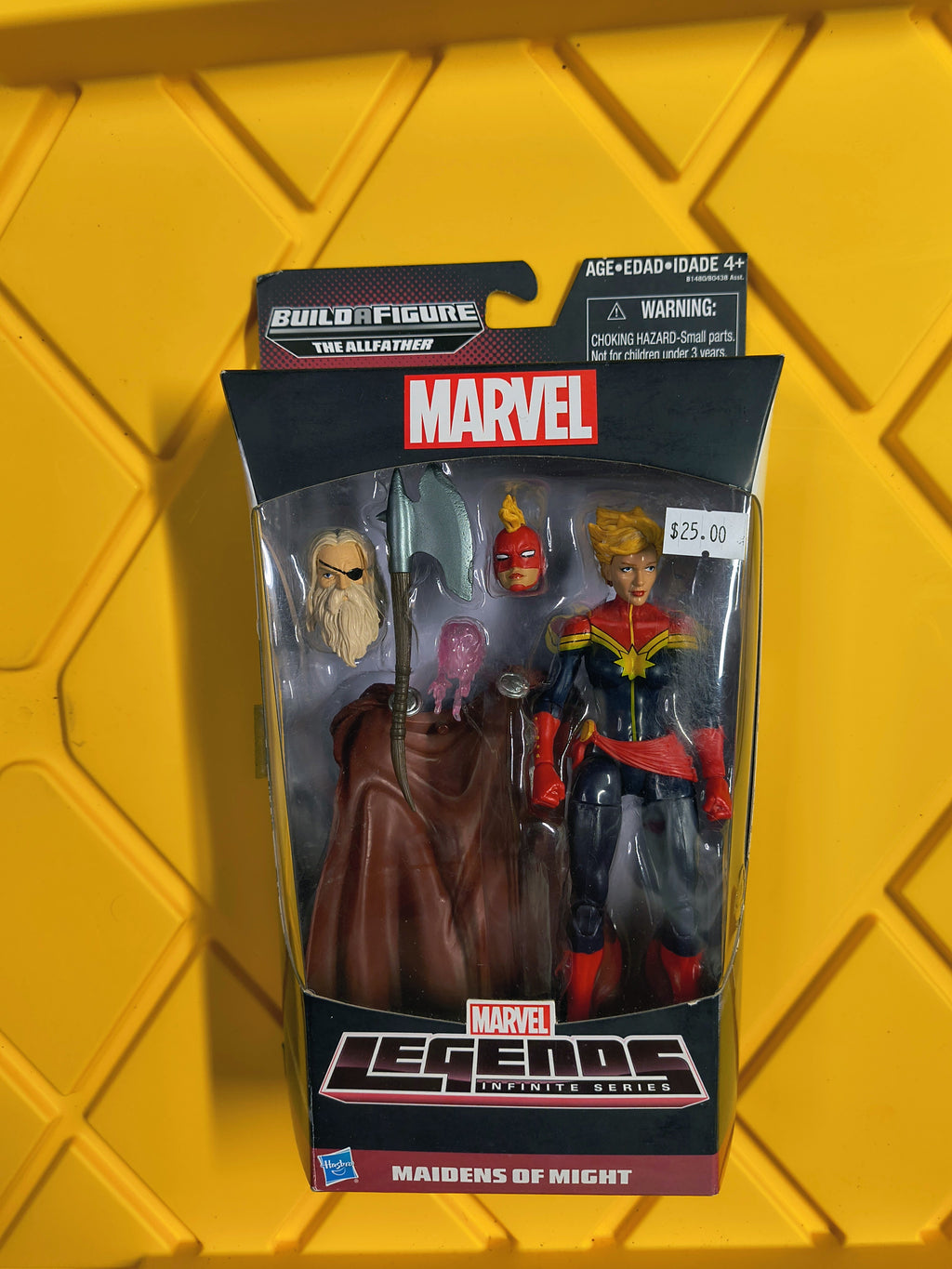 MARVEL LEGENDS- CAPTAIN MARVEL (PRE-OWNED)