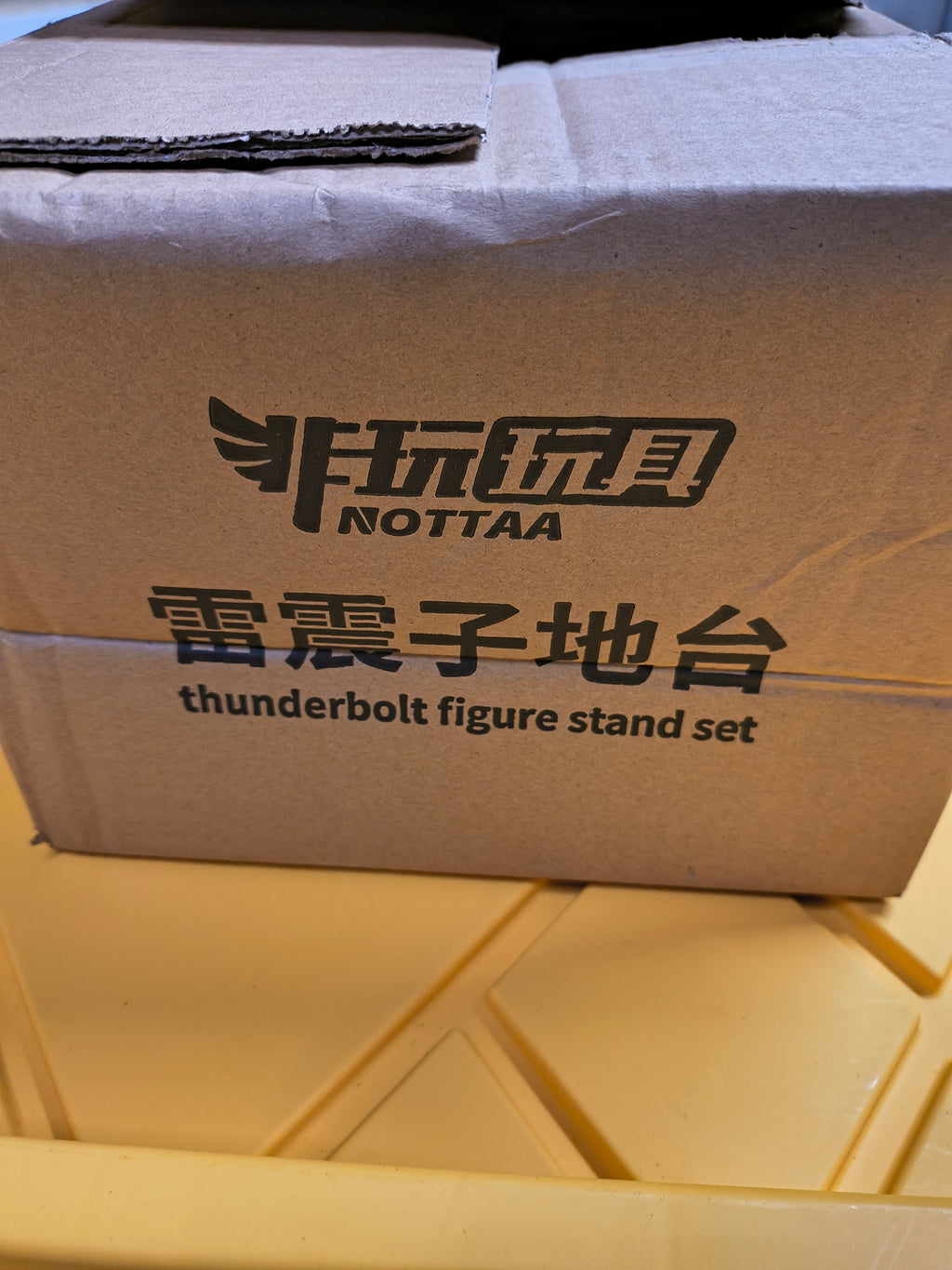 NOTTAA COLLECTION- THUNDERBOLT GOD W/ STAND (PRE-OWNED)