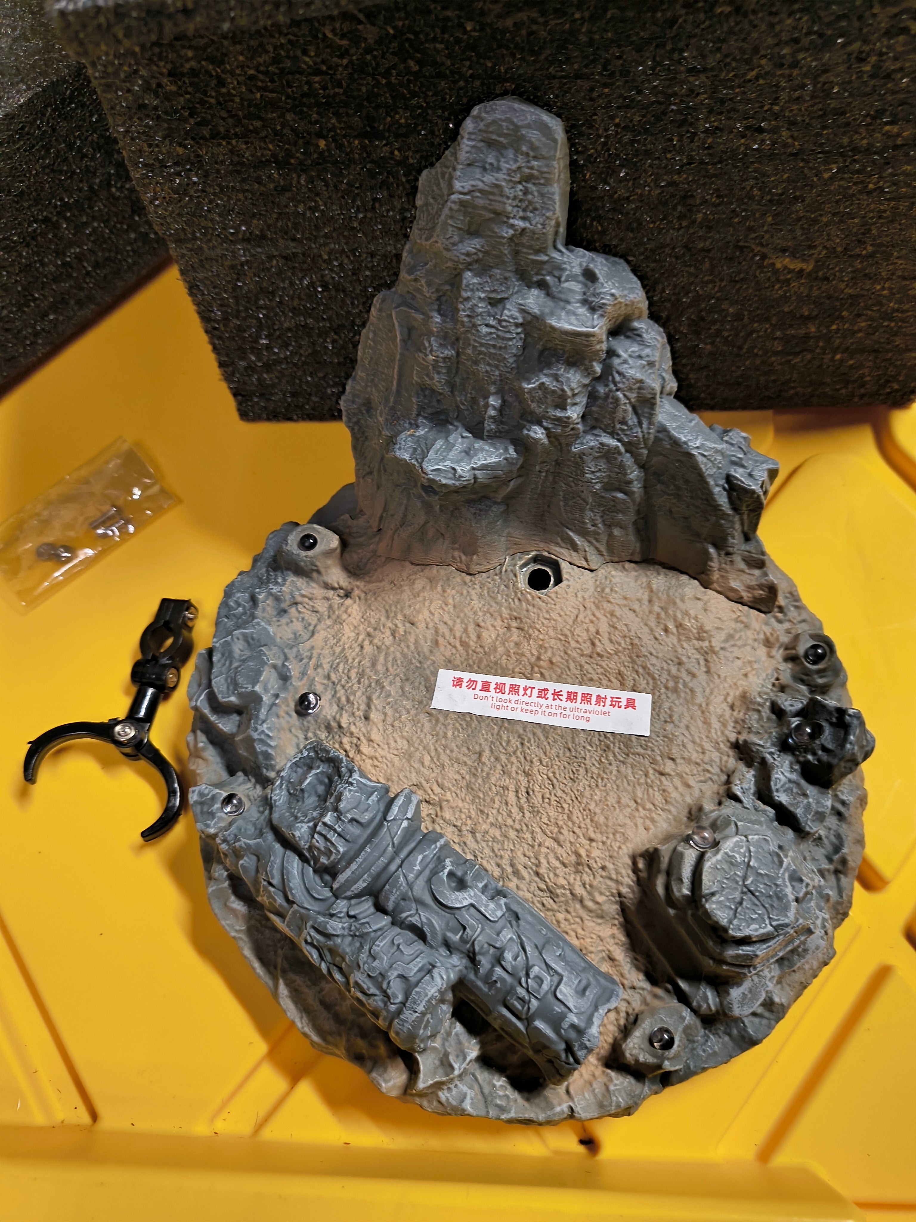 NOTTAA COLLECTION- THUNDERBOLT GOD W/ STAND (PRE-OWNED)