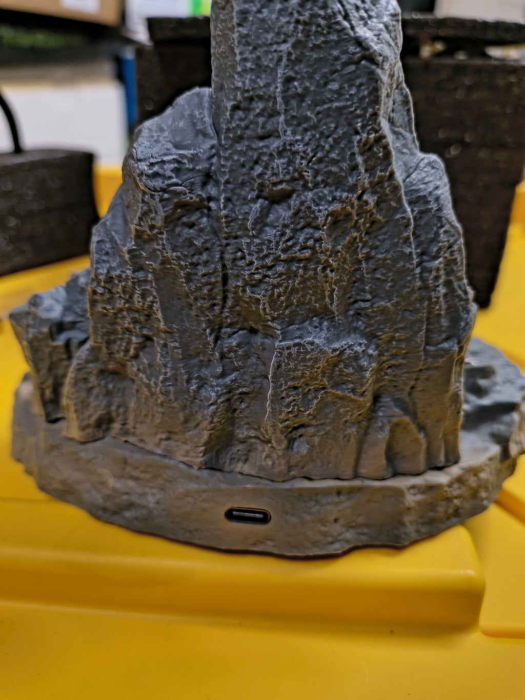 NOTTAA COLLECTION- THUNDERBOLT GOD W/ STAND (PRE-OWNED)